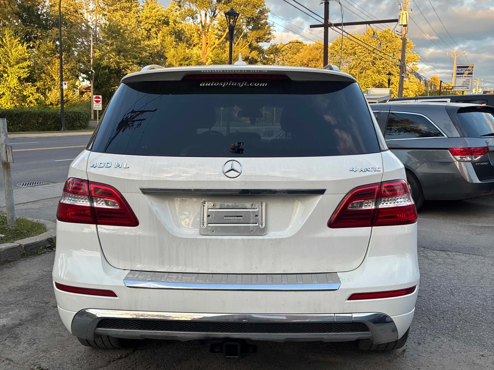 Mercedes-Benz ML 400 HARMON KARDON * AIRMATIC * CARFAX * , снимка 4 - Автомобили и джипове - 56080515