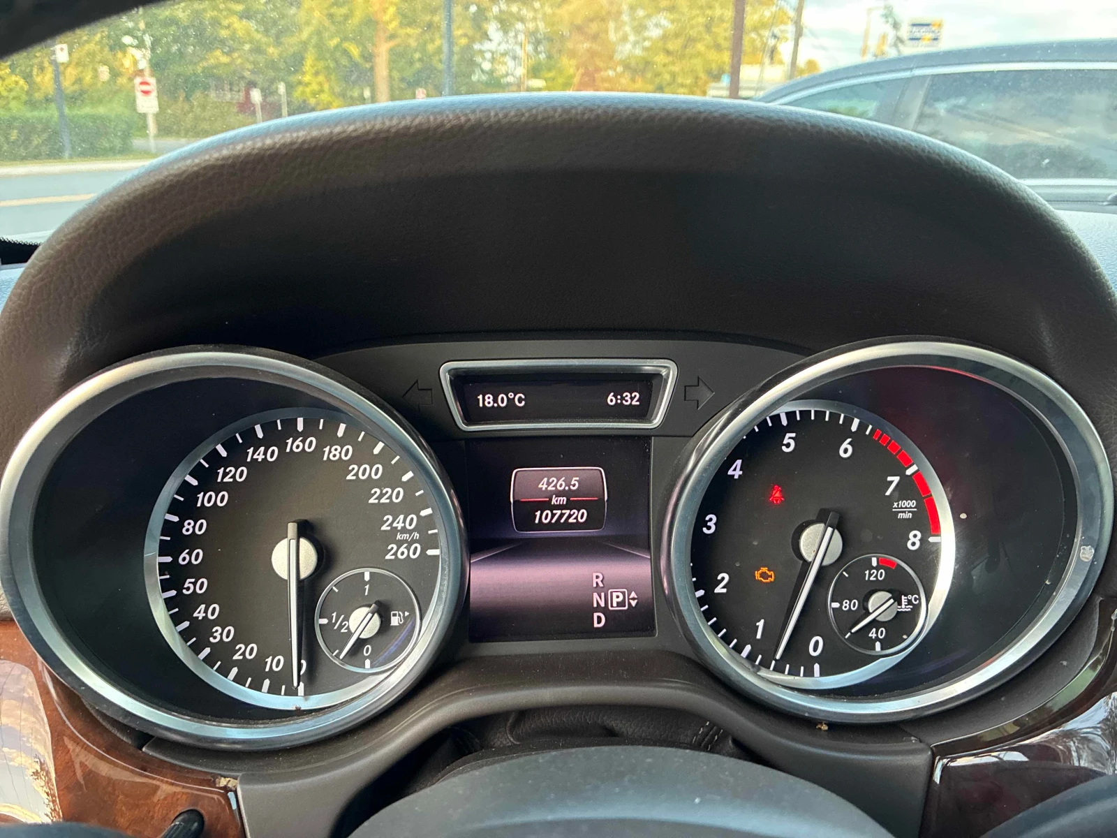 Mercedes-Benz ML 400 HARMON KARDON * AIRMATIC * CARFAX * , снимка 8 - Автомобили и джипове - 56080515