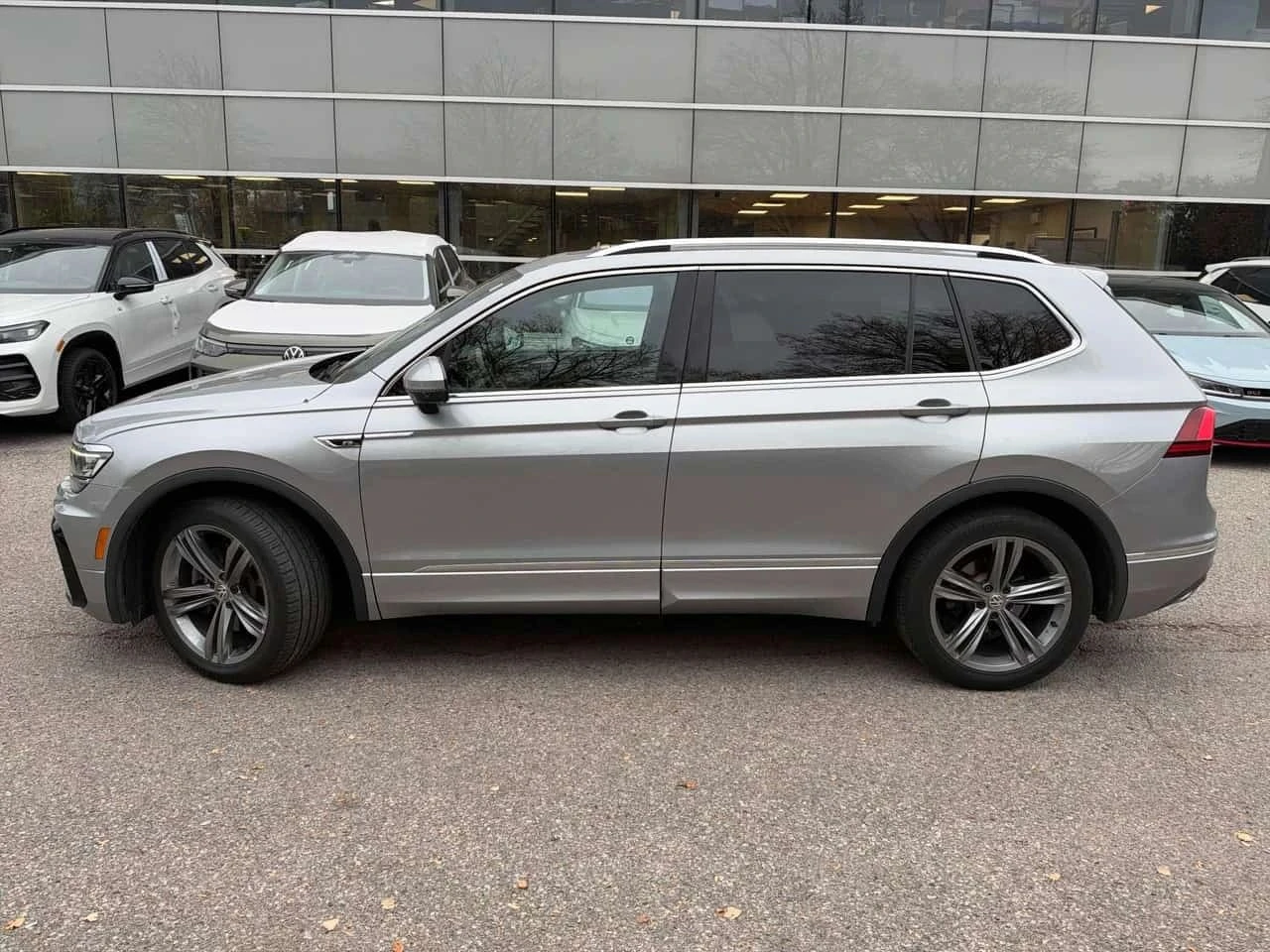 VW Tiguan, снимка 2 - Автомобили и джипове - 56688250
