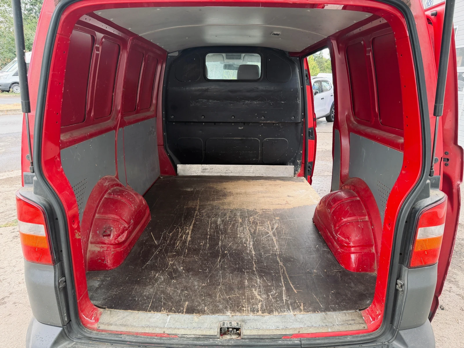 VW T5 1.9TDI / КЛИМА, снимка 15 - Бусове и автобуси - 56192780