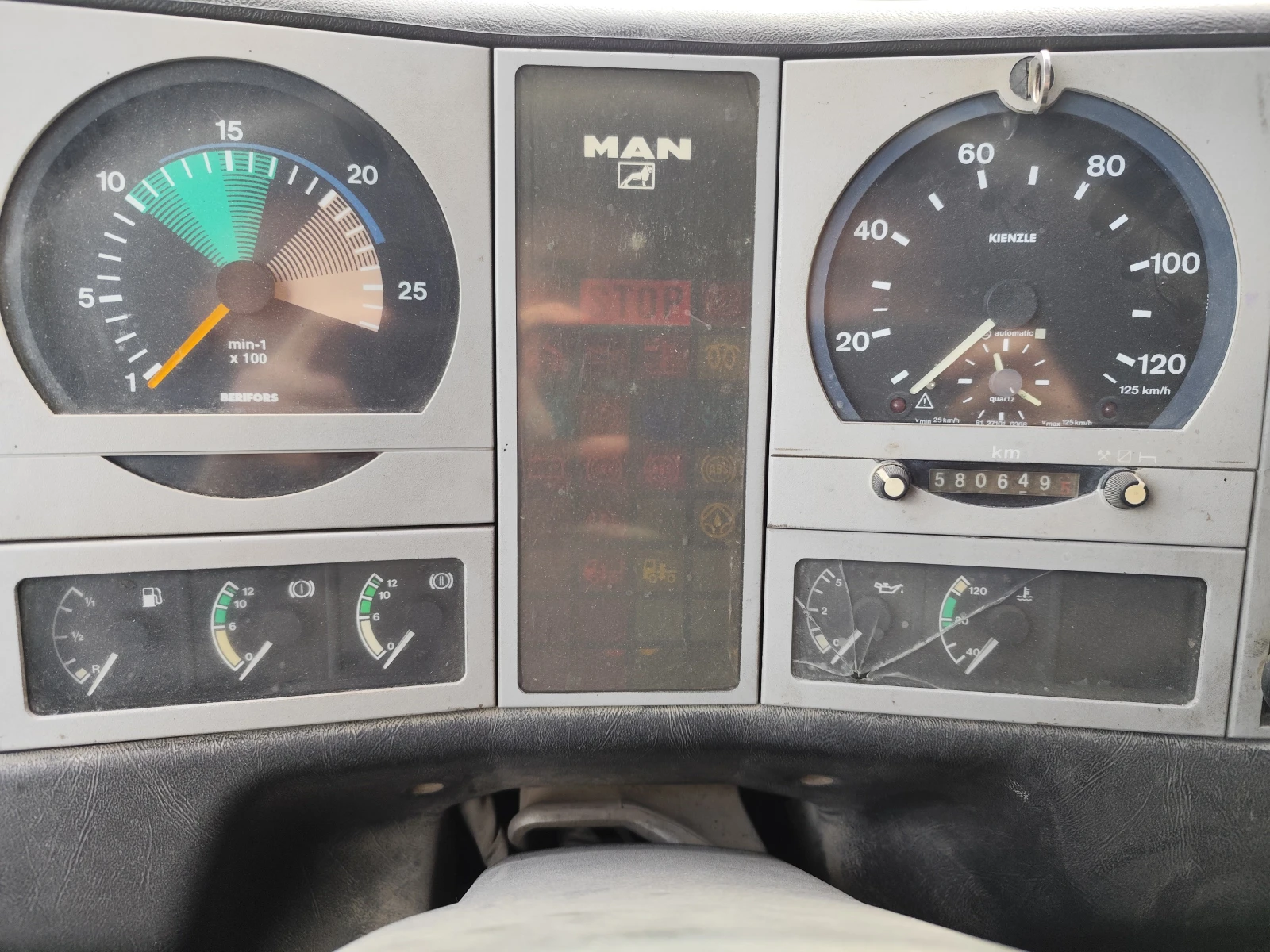 Man 26.403  - изображение 7