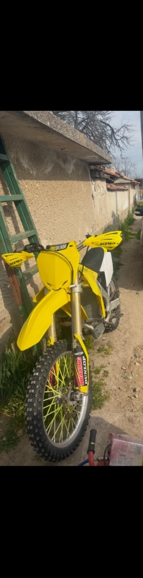 ������ Suzuki Rmz