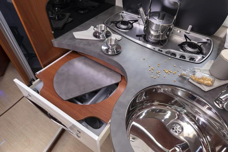 Кемпер Mobilvetta Kea P68, снимка 11 - Каравани и кемпери - 52427011