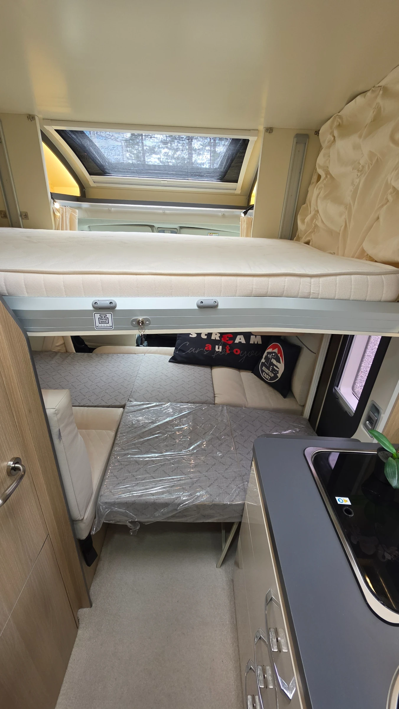������ Rapido ITENEO PJ700 3, 5 ���� 180  hp ��������� 9 ������� | Mobile.bg � ����������� 8