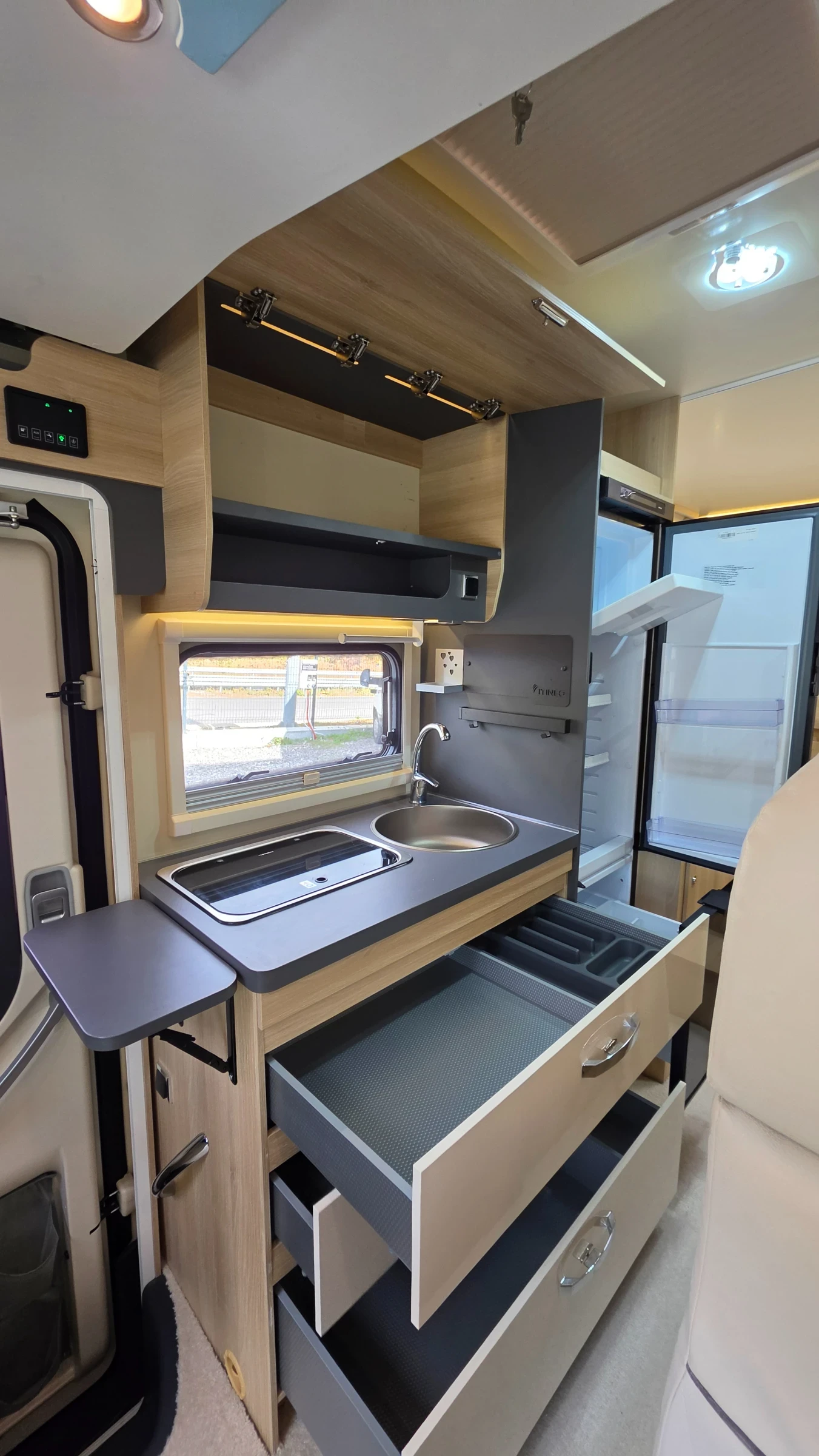 ������ Rapido ITENEO PJ700 3, 5 ���� 180  hp ��������� 9 ������� | Mobile.bg � ����������� 11