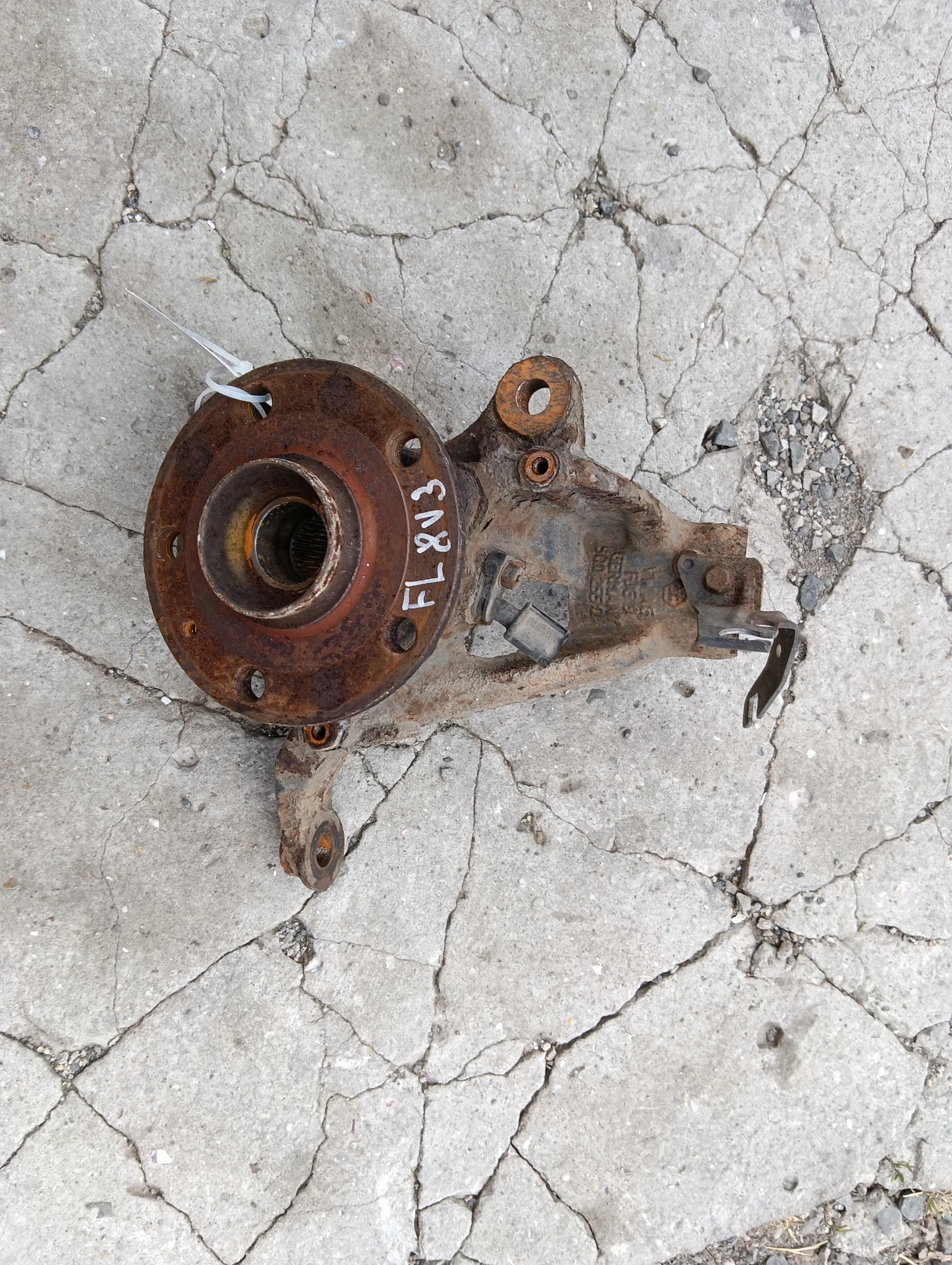 шенкел преден ляв 5Q0225Q Audi A3