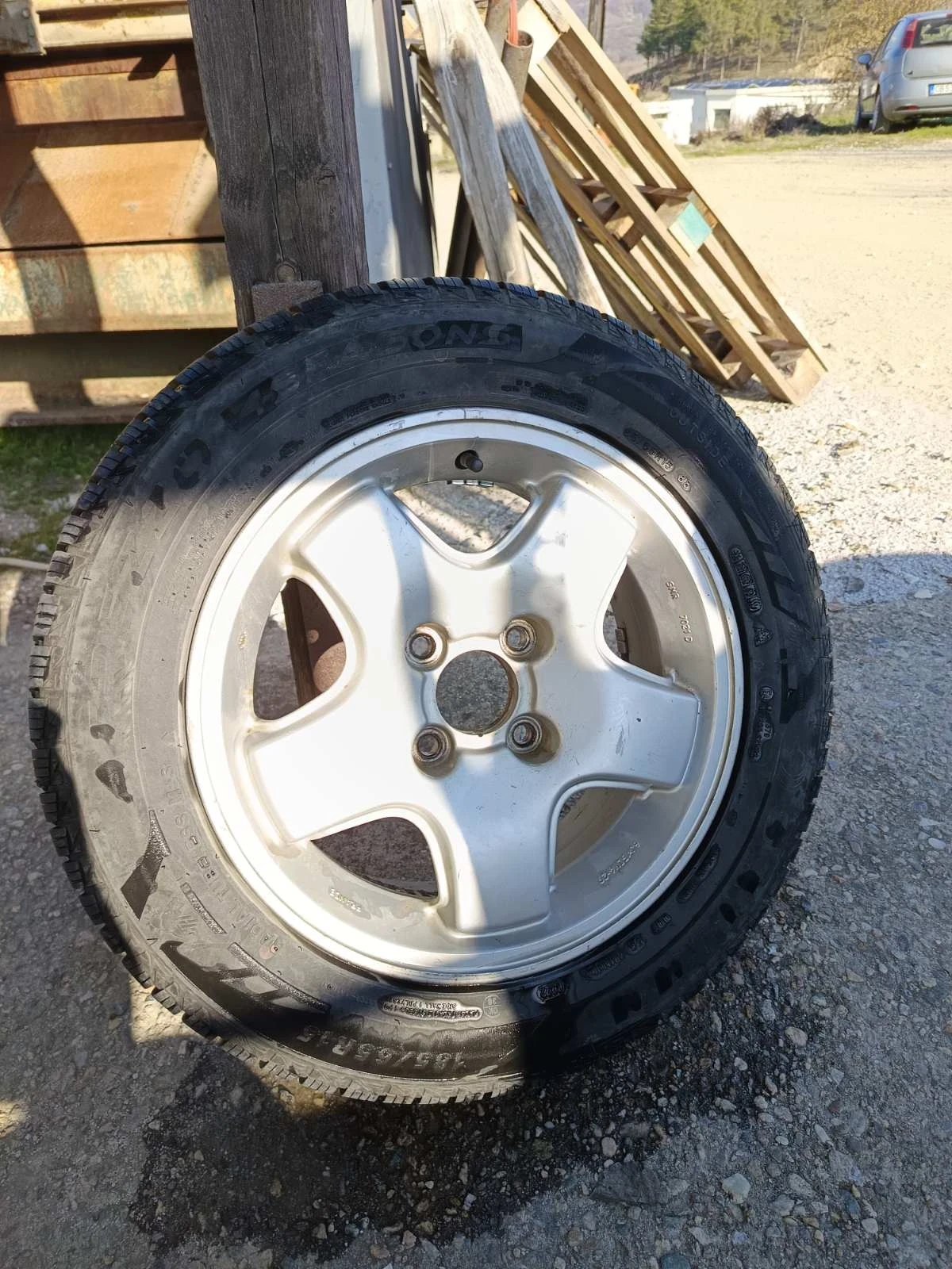 ���� � ������ 185/65R15 | Mobile.bg � ����������� 2