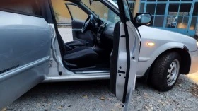 Mazda 323 F, снимка 5