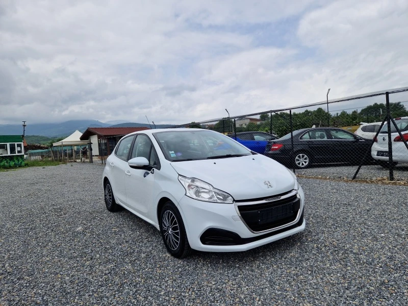 Peugeot 208 1.2i* Like* Euro6* , снимка 2 - Автомобили и джипове - 45890083