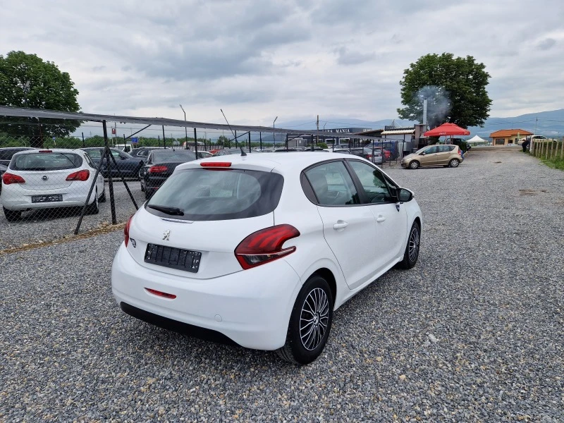 Peugeot 208 1.2i* Like* Euro6* , снимка 4 - Автомобили и джипове - 45890083