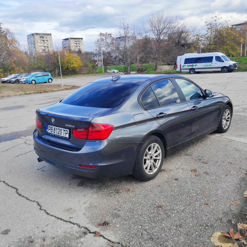 BMW 318 реални километри, обслужен, снимка 2 - Автомобили и джипове - 52520311