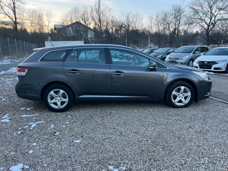 Toyota Avensis 1.8-NAVI FULL, снимка 7 - Автомобили и джипове - 53342934