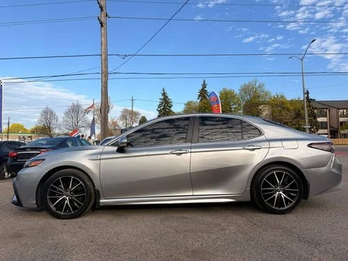Toyota Camry Hybrid SE, снимка 4 - Автомобили и джипове - 55560250