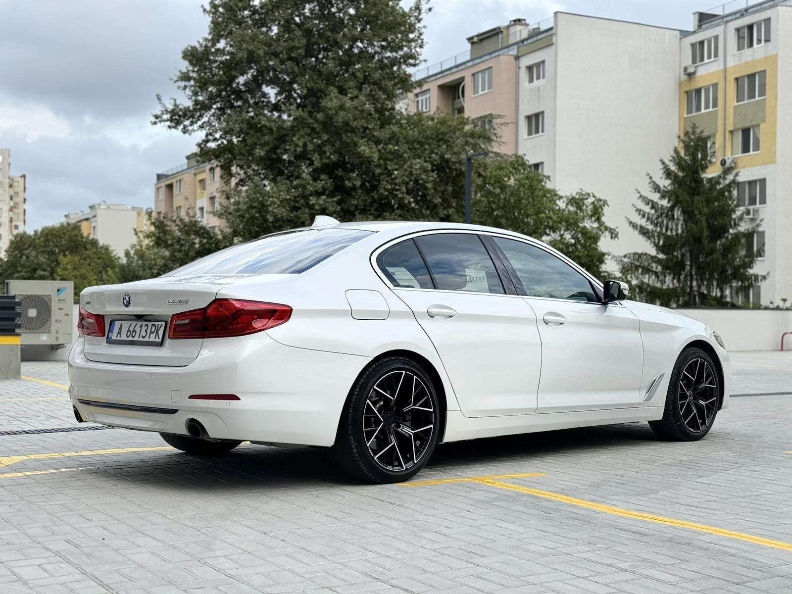 BMW 530 530 xdrive sport line - изображение 7