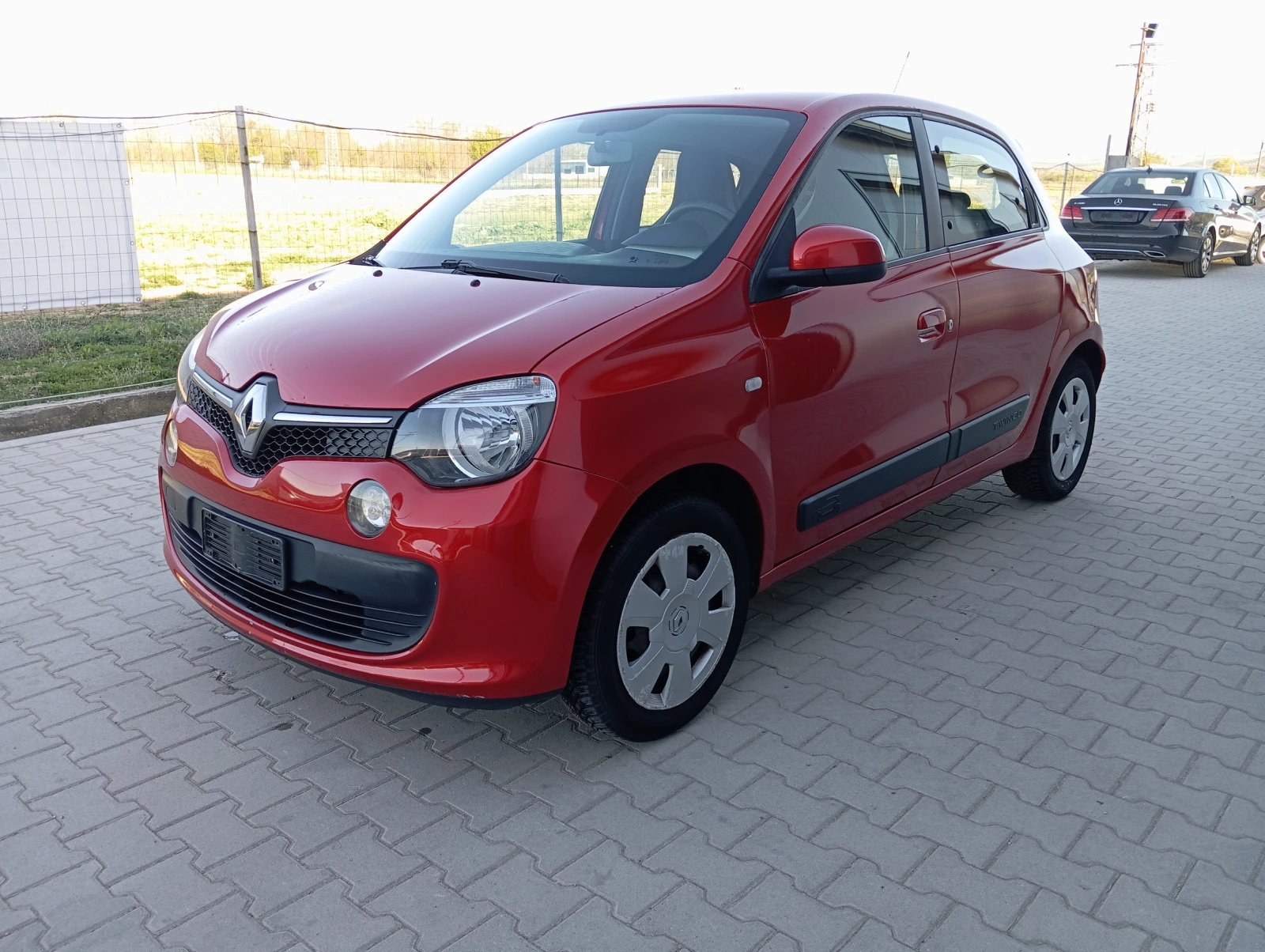 Renault Twingo 1.0i - изображение 3