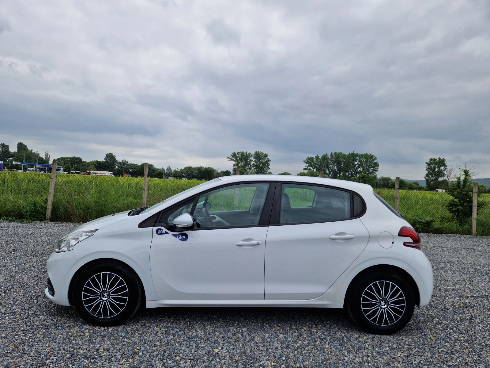 Peugeot 208 1.2i* Like* Euro6*  - изображение 7