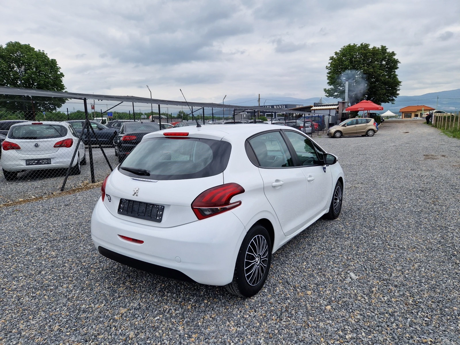 Peugeot 208 1.2i* Like* Euro6*  - изображение 4