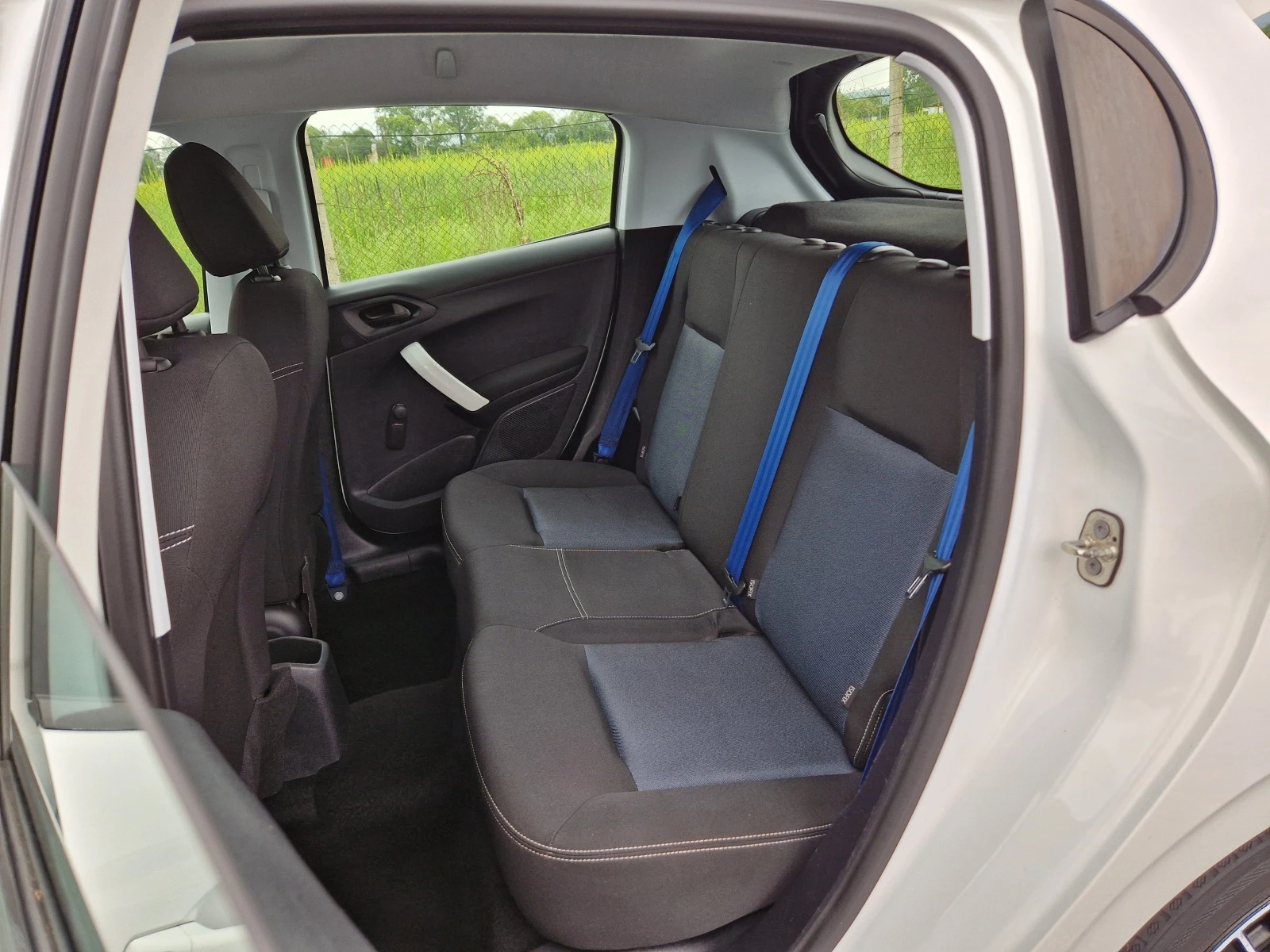 Peugeot 208 1.2i* Like* Euro6*  | Mobile.bg — изображение 14