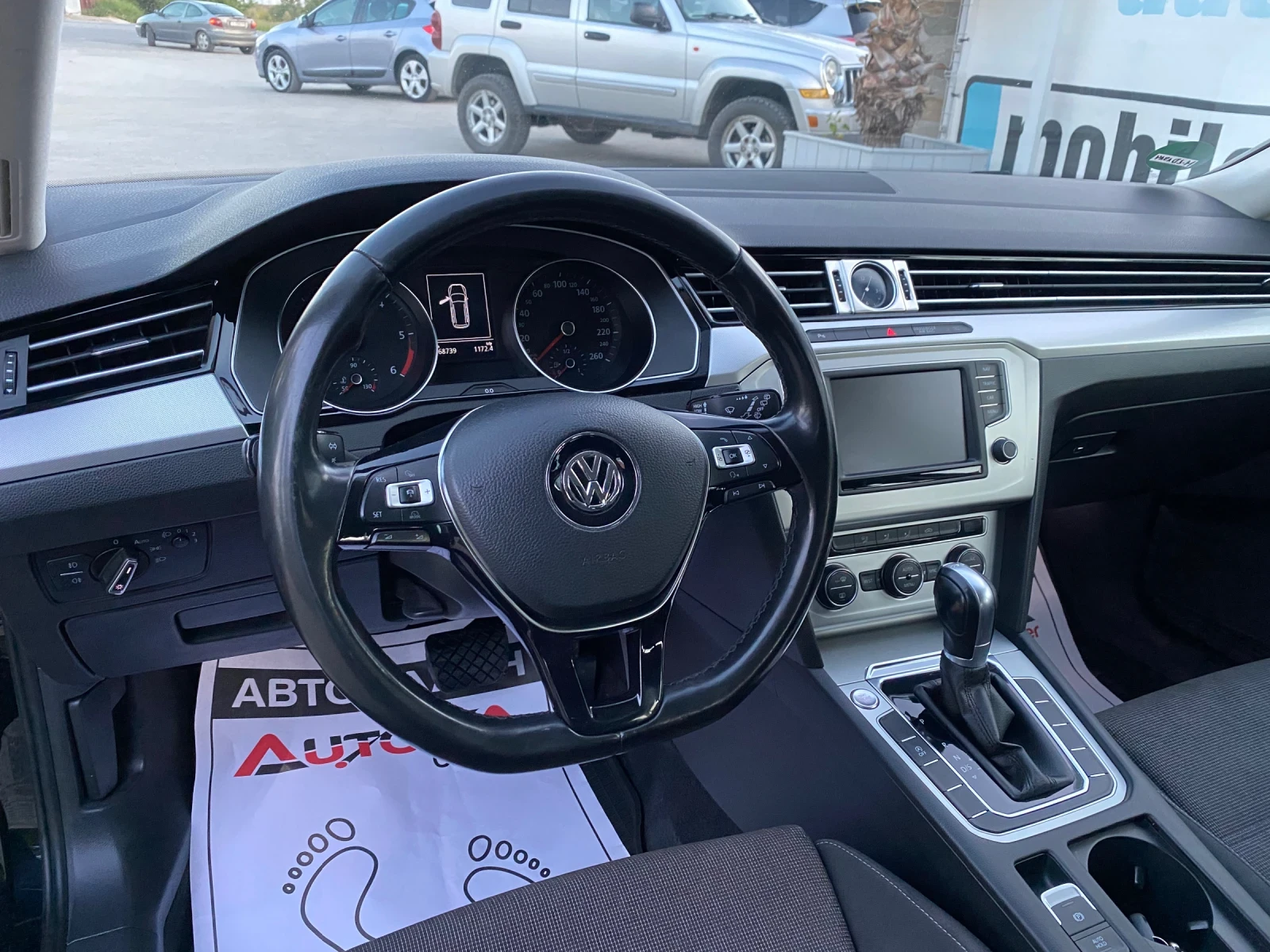 VW Passat 2.0TDI-150кс= АВТОМАТ= R-Line= DISTRONIC= NAVI - изображение 8