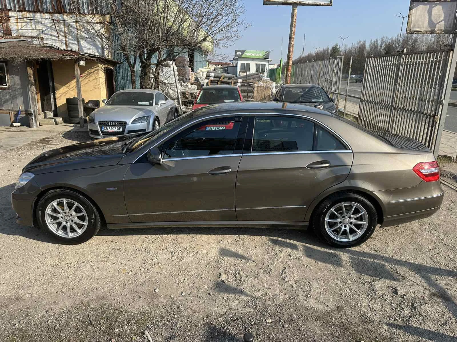 Mercedes-Benz E 350 CGI DISTRONIC LANE ASSIST CAMERA , снимка 8 - Автомобили и джипове - 53861190