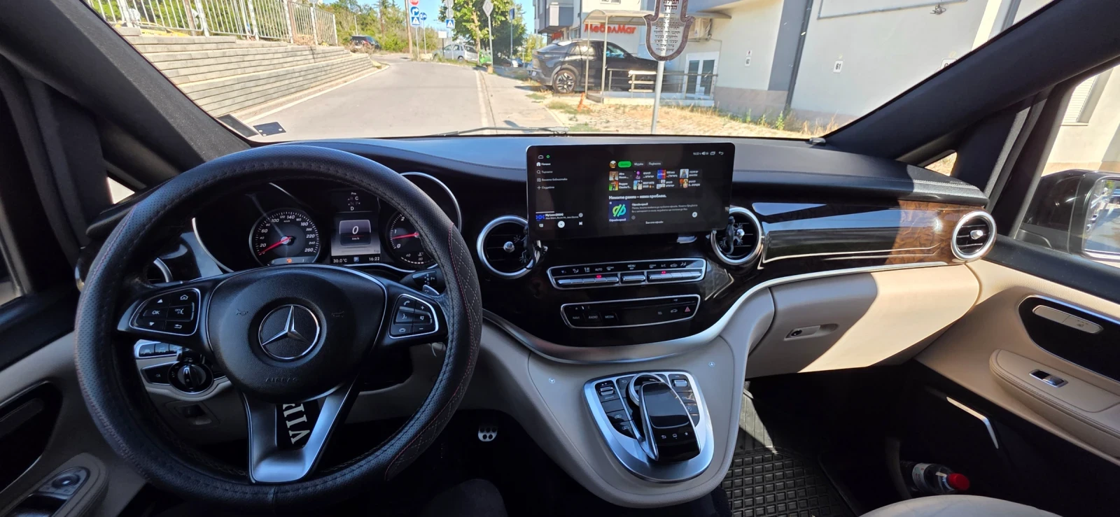 Mercedes-Benz V 300 250d, снимка 13 - Автомобили и джипове - 54199857