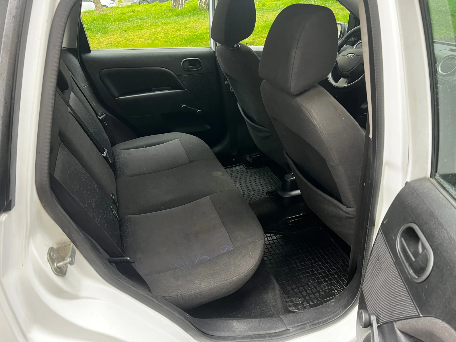 Ford Fiesta От Мото Пфое като нов, снимка 11 - Автомобили и джипове - 54233515