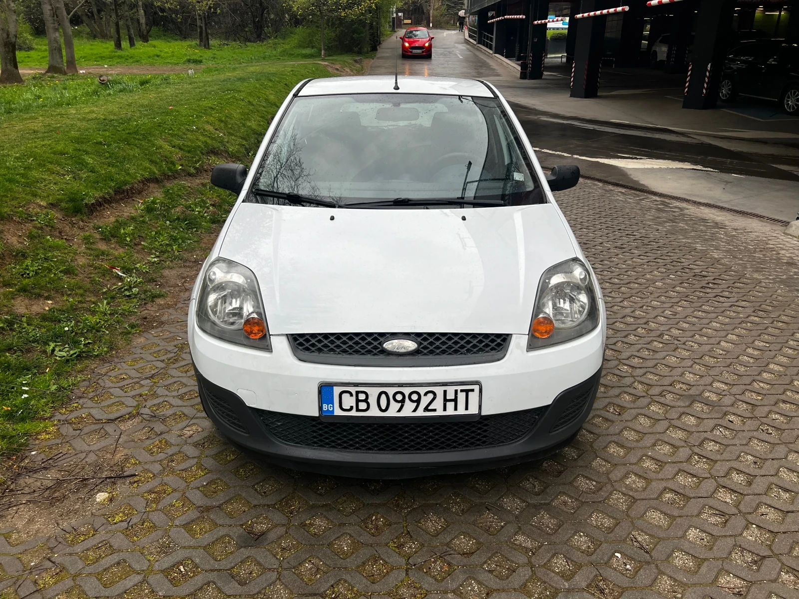 Ford Fiesta От Мото Пфое като нов, снимка 2 - Автомобили и джипове - 54233515