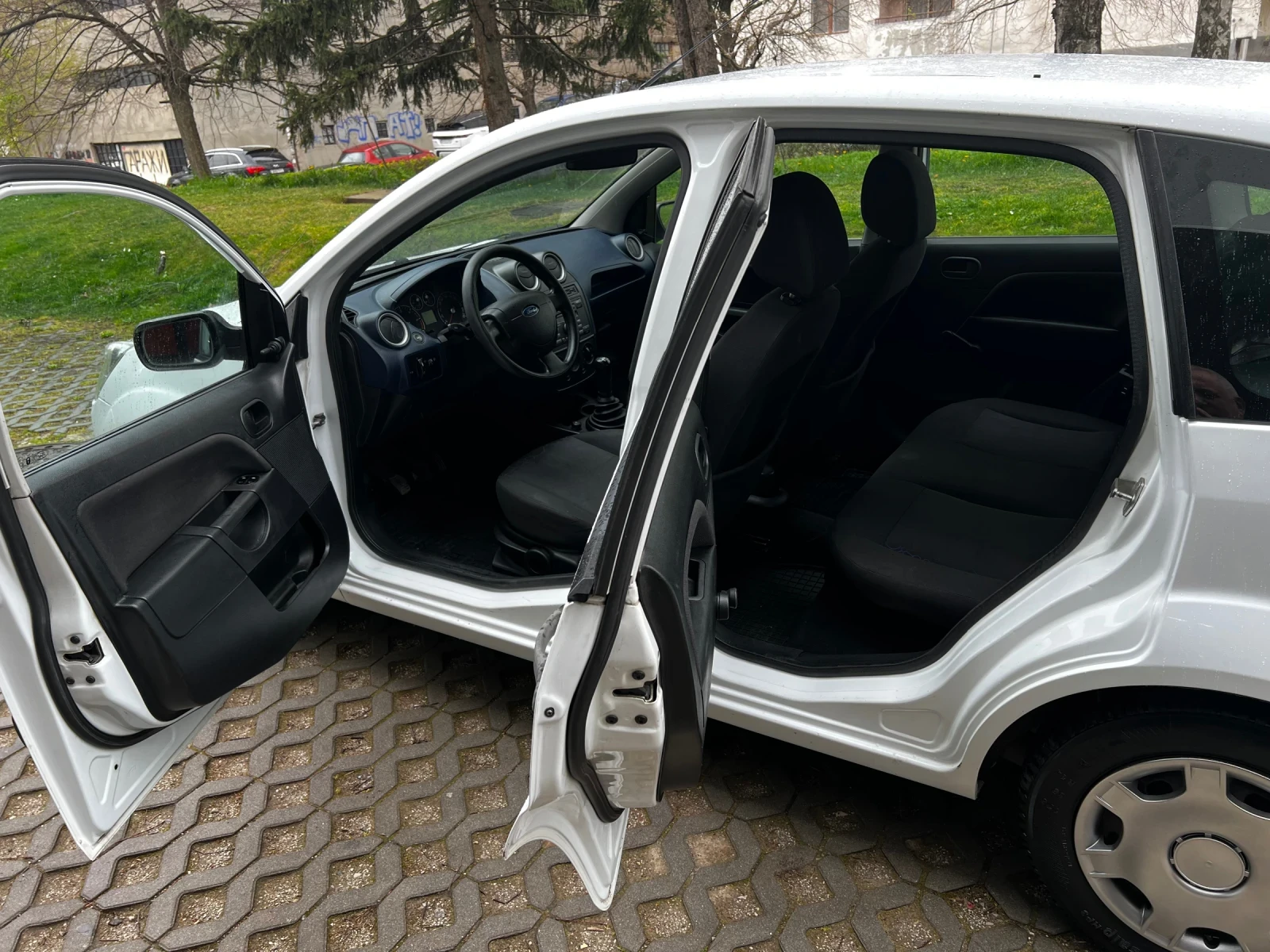 Ford Fiesta От Мото Пфое като нов, снимка 8 - Автомобили и джипове - 54233515