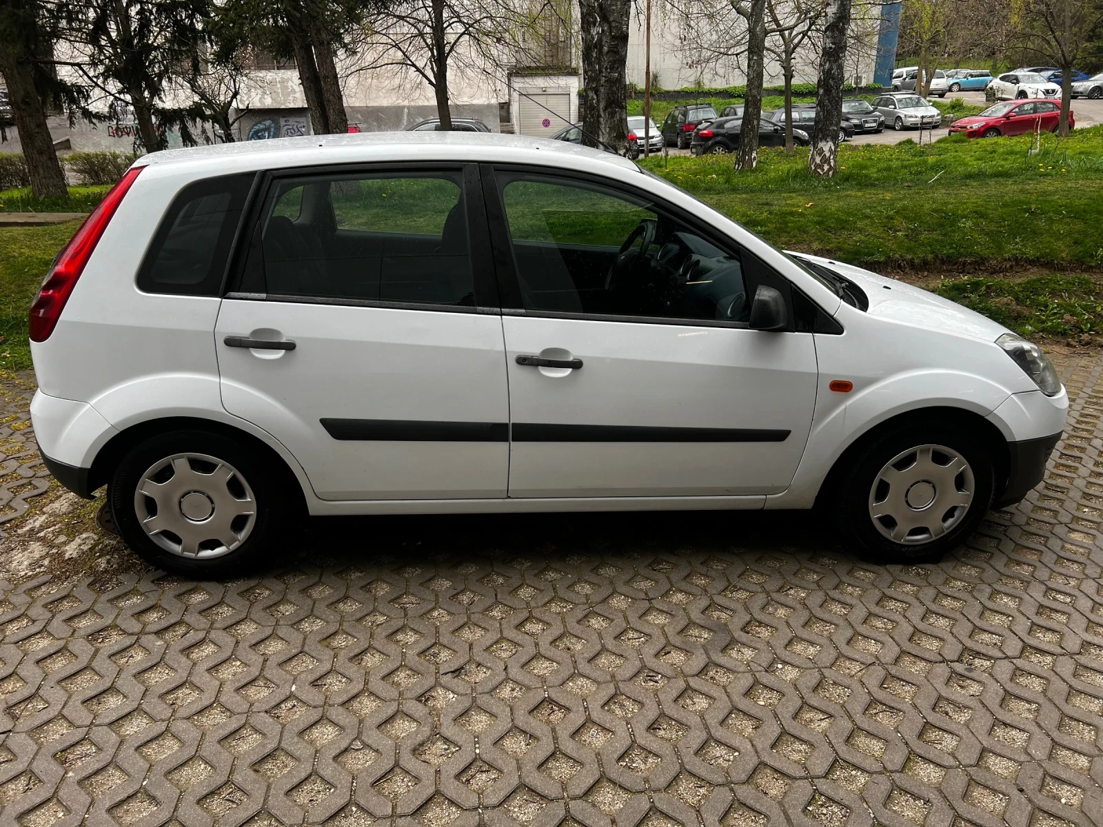 Ford Fiesta От Мото Пфое като нов, снимка 7 - Автомобили и джипове - 54233515