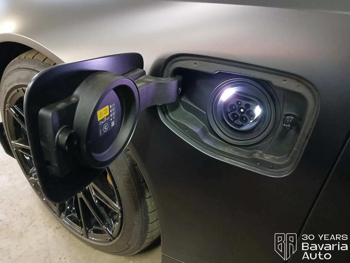 BMW M5 M Drivers Sportautomatic, снимка 16 - Автомобили и джипове - 54345050