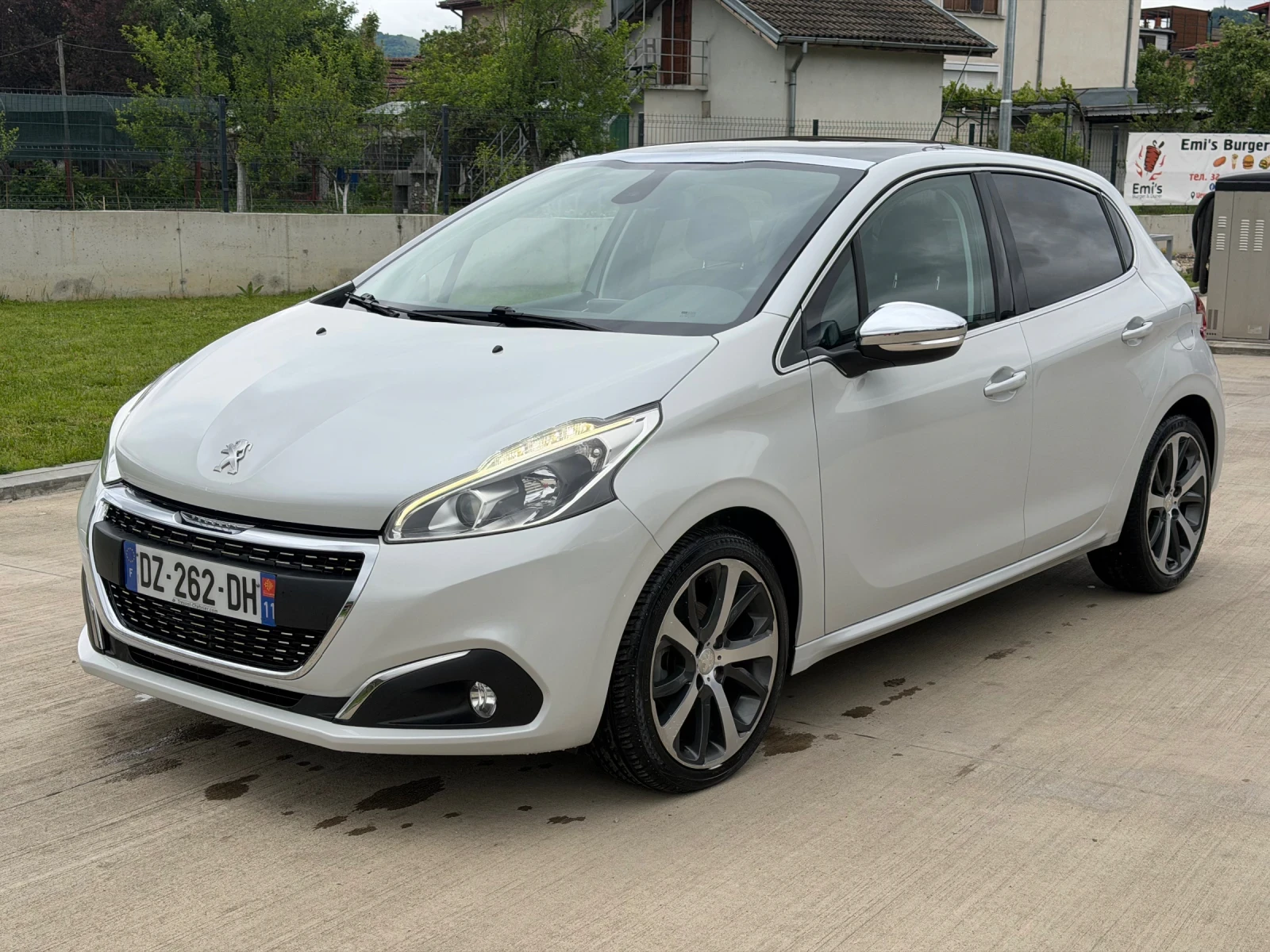 Peugeot 208 1.2* Allure* АВТОМАТИК