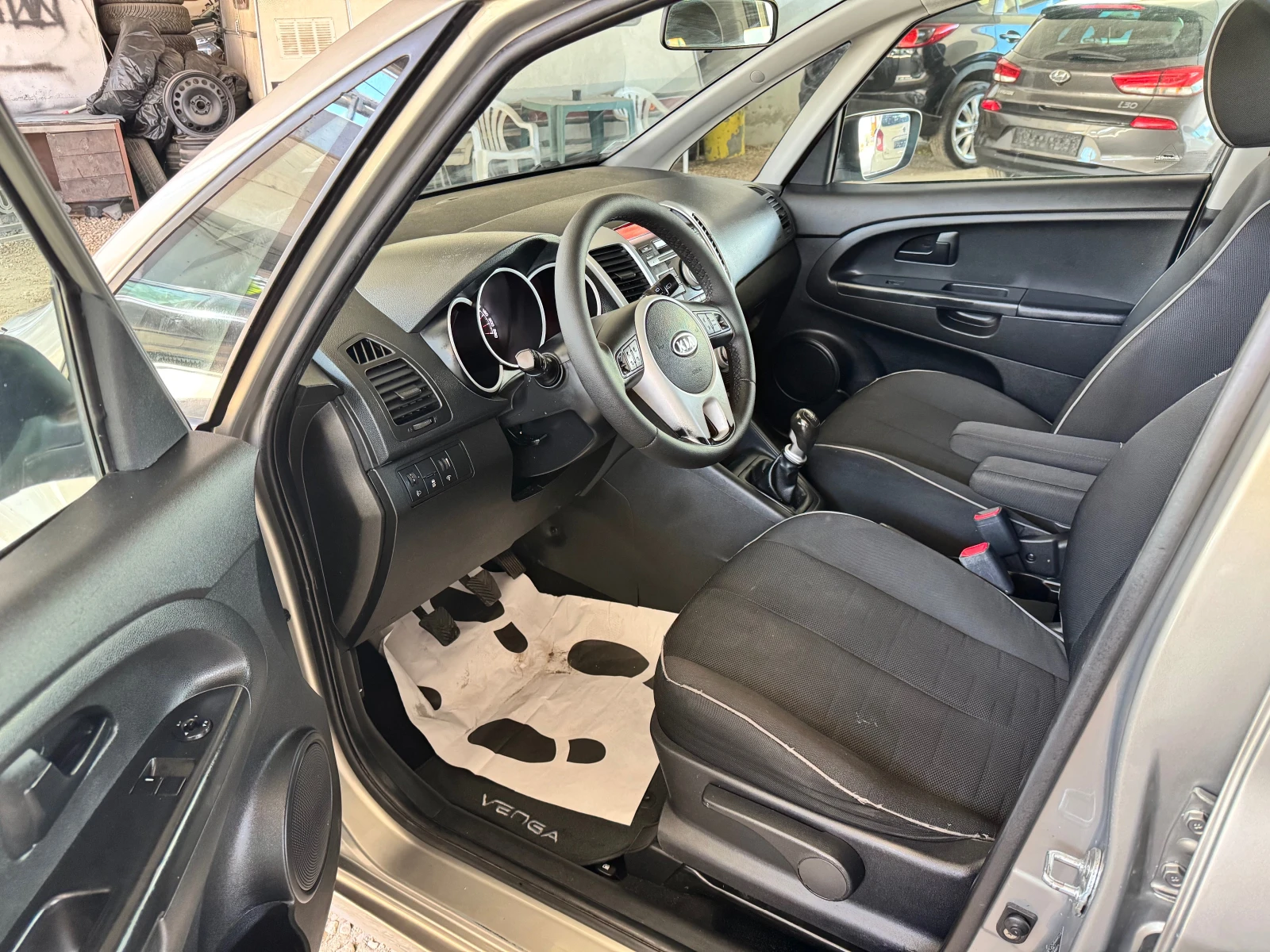 Kia Venga, снимка 11 - Автомобили и джипове - 55185105