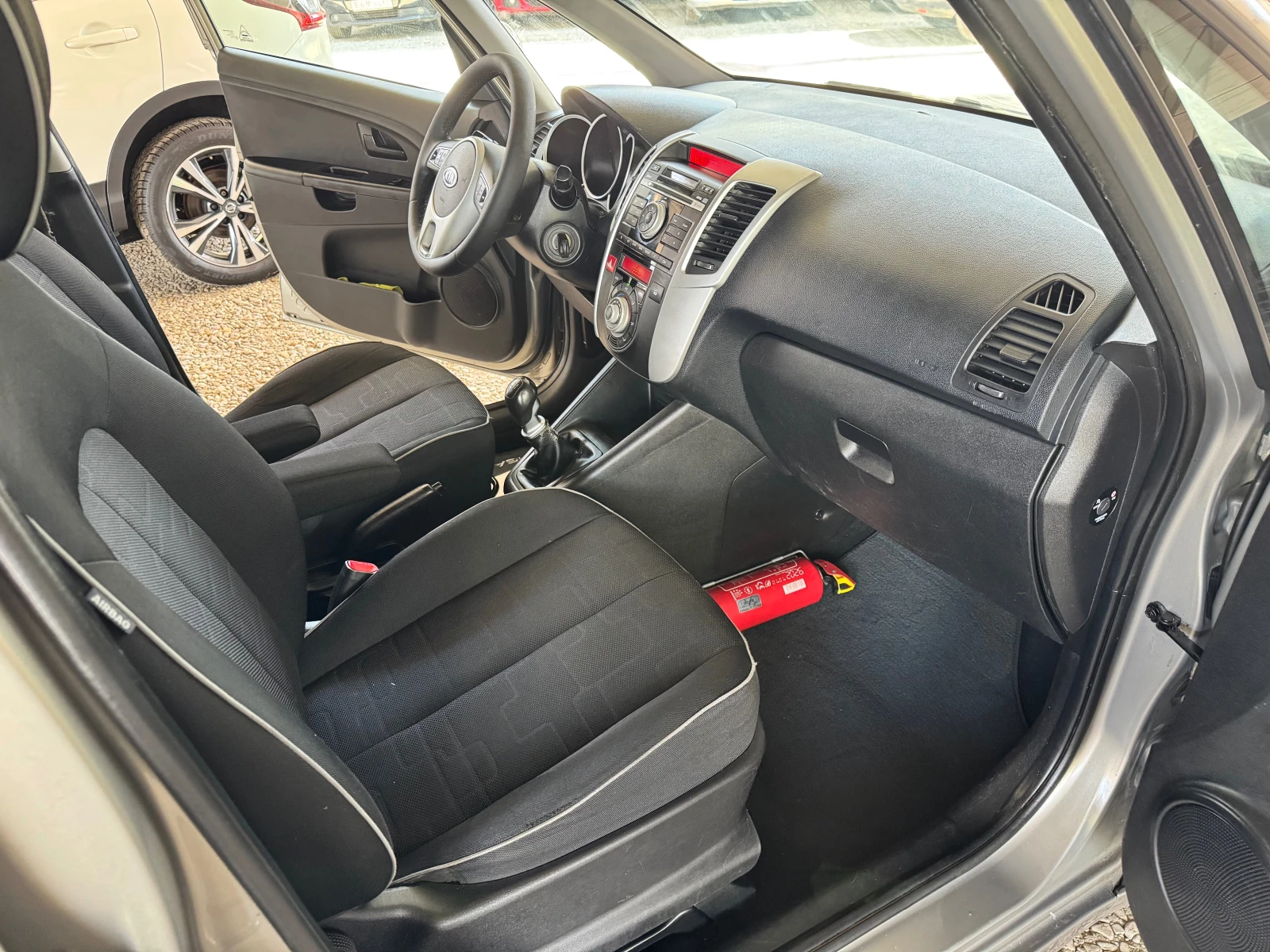 Kia Venga, снимка 15 - Автомобили и джипове - 55185105
