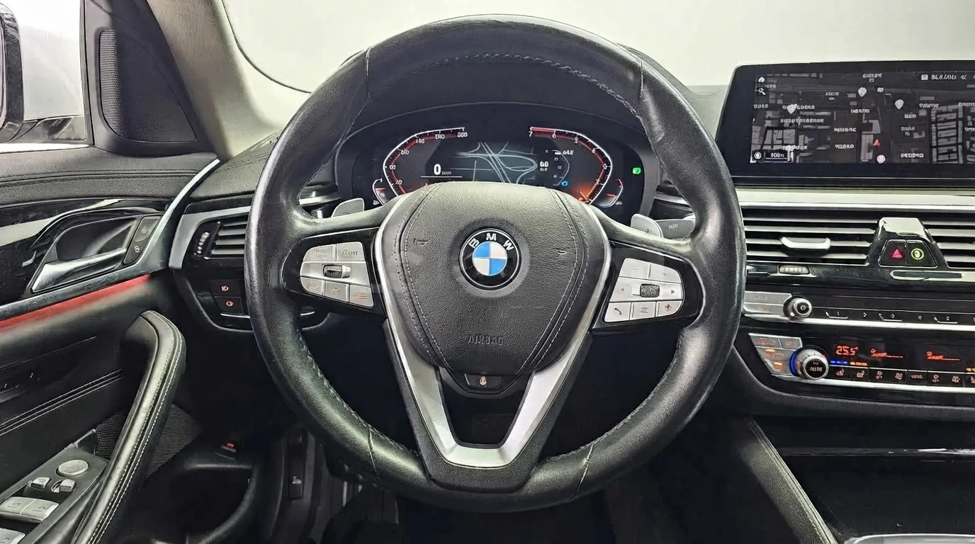 BMW 530 HEAD-UP* DIGITAL* ОБДУХВАНЕ* ПОДГРЕВ* КАМЕРИ* , снимка 8 - Автомобили и джипове - 55434728
