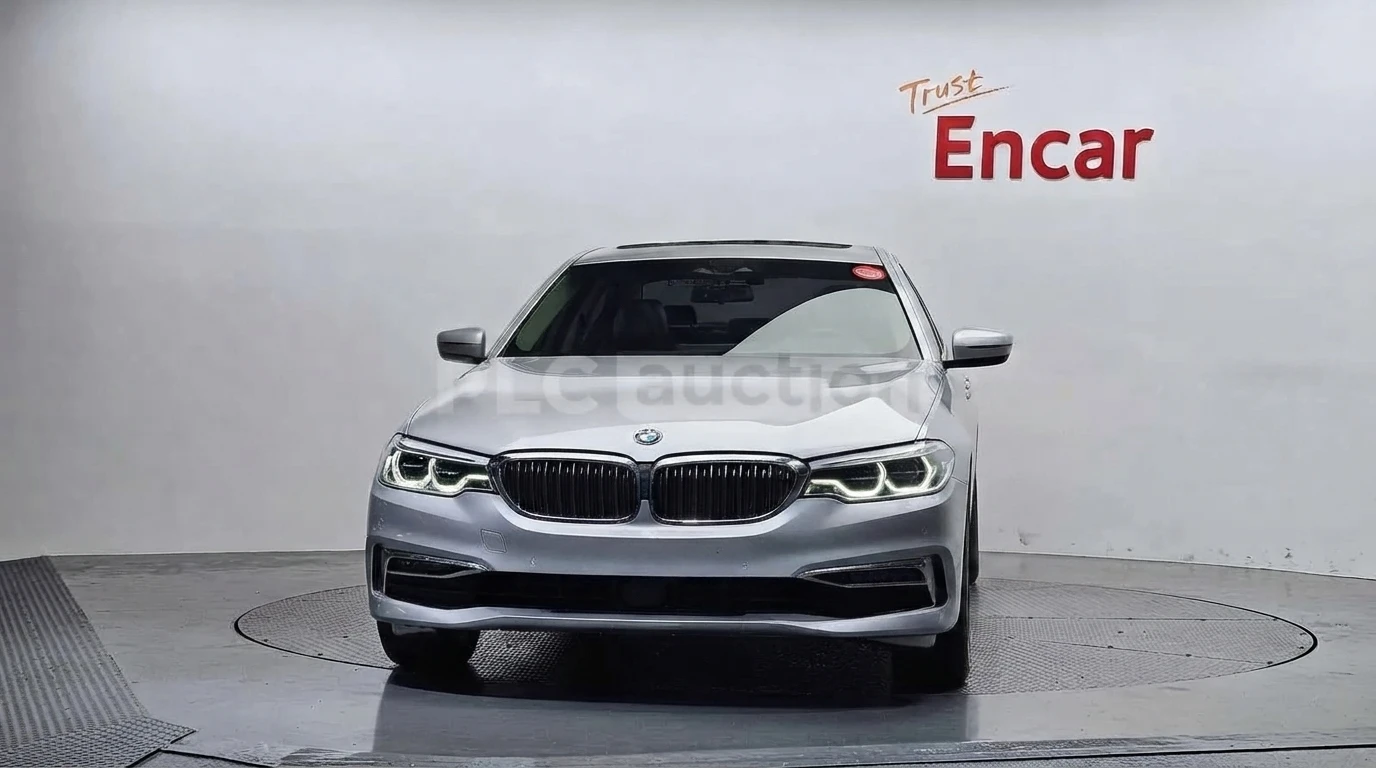 BMW 530 HEAD-UP* DIGITAL* ОБДУХВАНЕ* ПОДГРЕВ* КАМЕРИ* , снимка 2 - Автомобили и джипове - 55434728