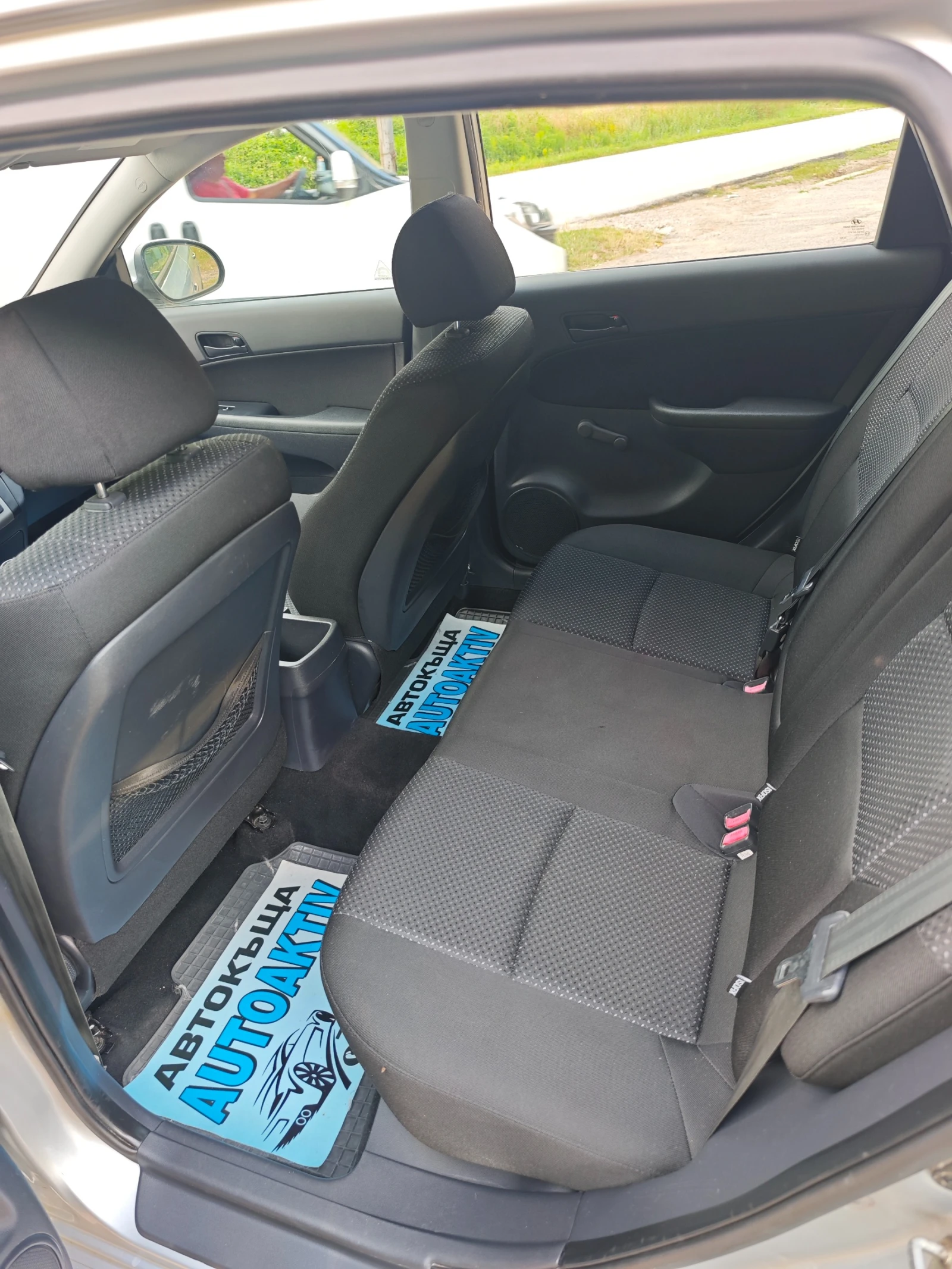 Hyundai I30 1.6CRDI 90 КС 6 СК, снимка 7 - Автомобили и джипове - 55457523