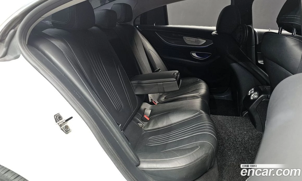 Mercedes-Benz CLS CLS300d AMG Line, снимка 11 - Автомобили и джипове - 56116961