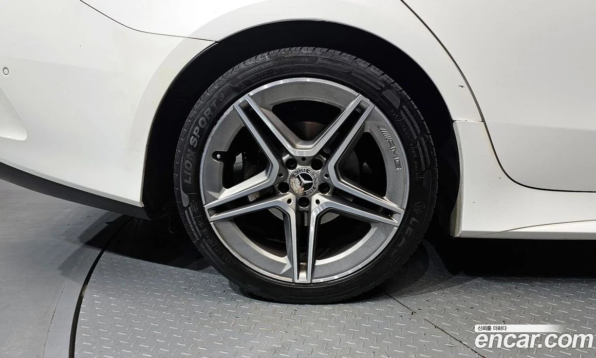 Mercedes-Benz CLS CLS300d AMG Line, снимка 5 - Автомобили и джипове - 56116961