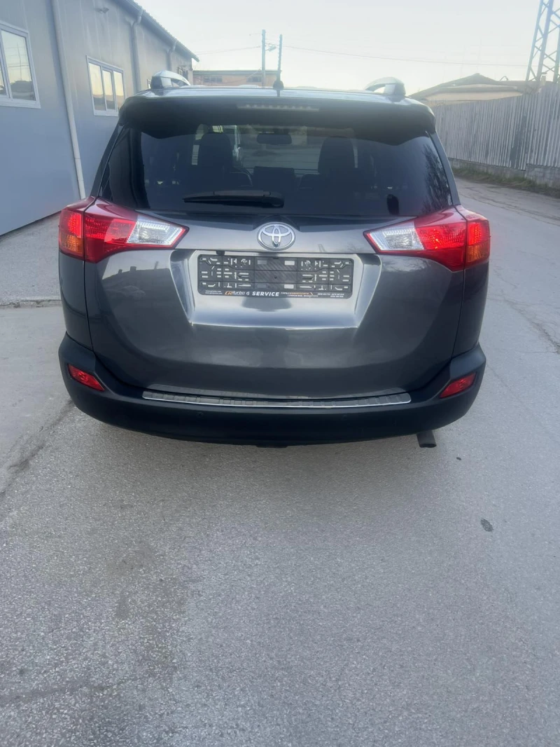 Toyota Rav4 2.0D4D 4X4, Navi, Xenon Keyless, снимка 4 - Автомобили и джипове - 49404349