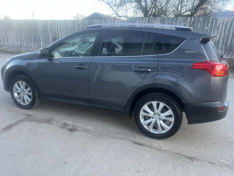 Toyota Rav4 2.0D4D 4X4, Navi, Xenon Keyless, снимка 2 - Автомобили и джипове - 49404349