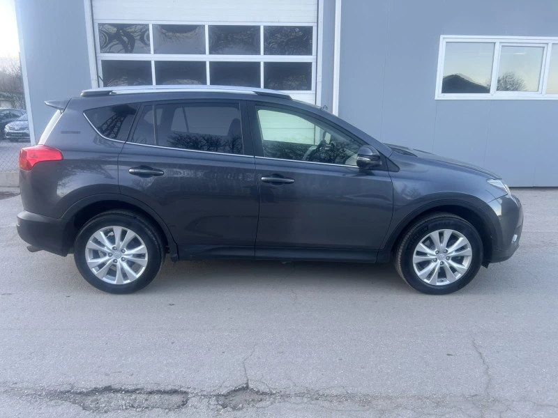 Toyota Rav4 2.0D4D 4X4, Navi, Xenon Keyless, снимка 6 - Автомобили и джипове - 49404349