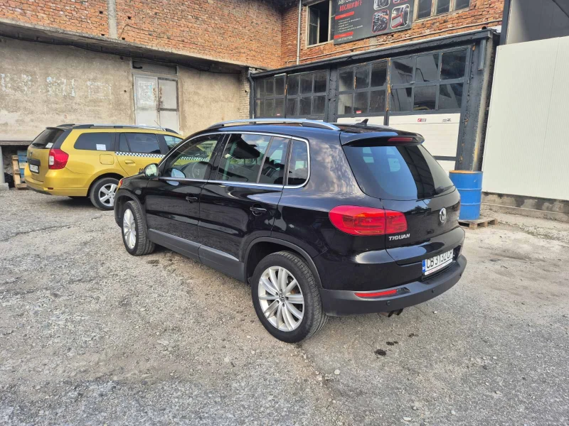 VW Tiguan 2.0TDI;TOP;NAVI;Кожа;4x4, снимка 2 - Автомобили и джипове - 52922160