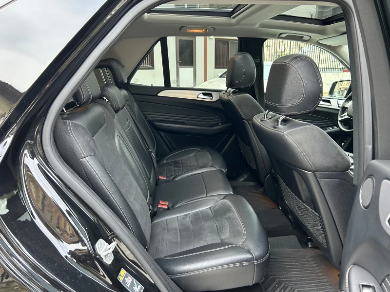Mercedes-Benz ML 350 AMG 6.3 PACK* 4MATIC* PANORAMA, снимка 11 - Автомобили и джипове - 52540739