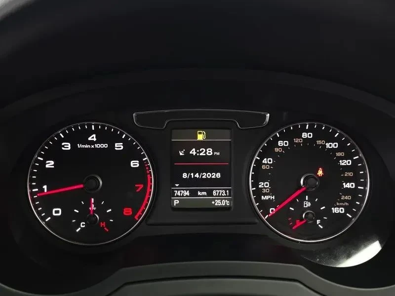 Audi Q3, снимка 8 - Автомобили и джипове - 56687660