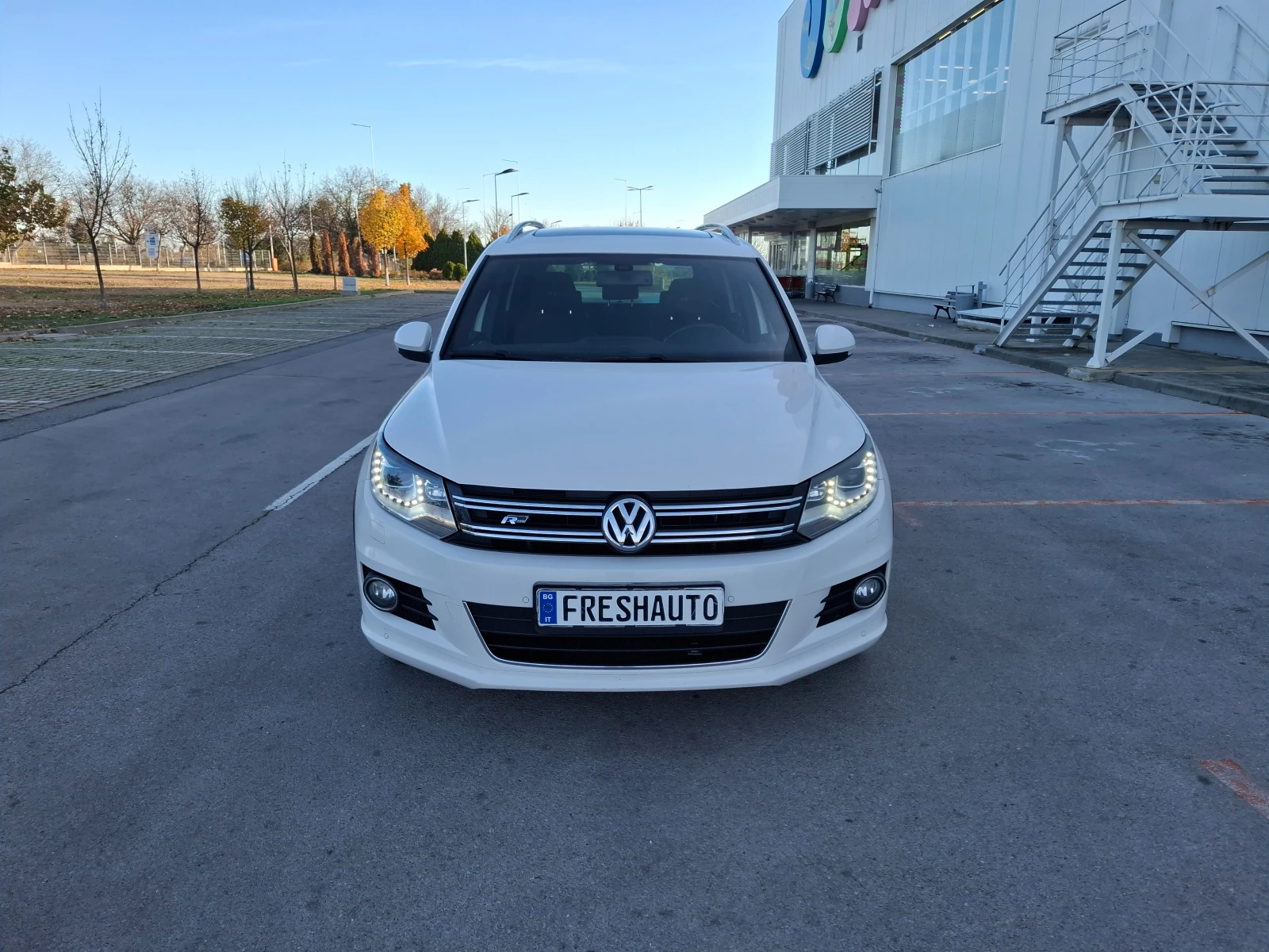 VW Tiguan 2.0R-Line Navi Панорама Камера Подгрев | Mobile.bg — изображение 1