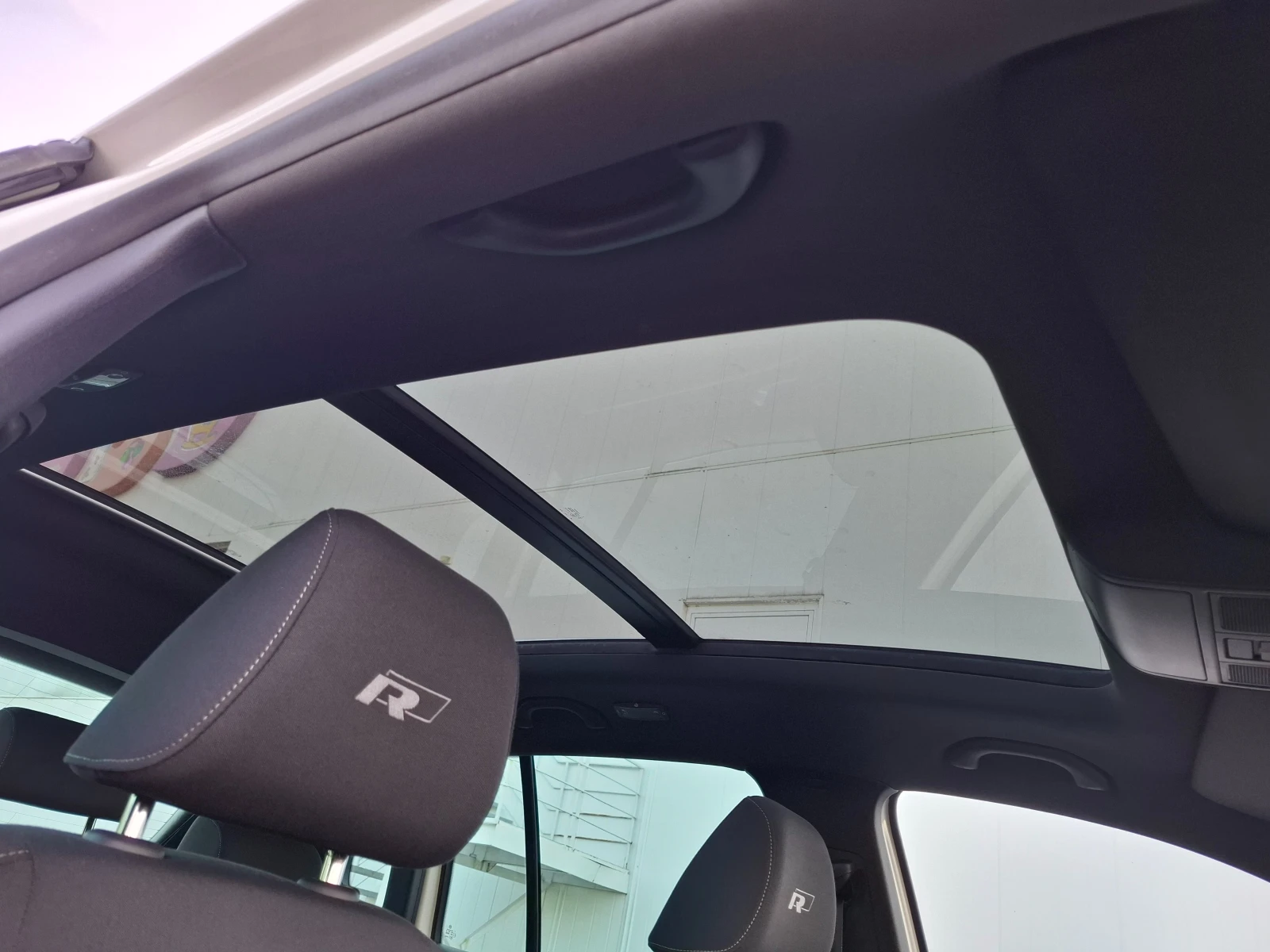 VW Tiguan 2.0R-Line Navi Панорама Камера Подгрев | Mobile.bg — изображение 11