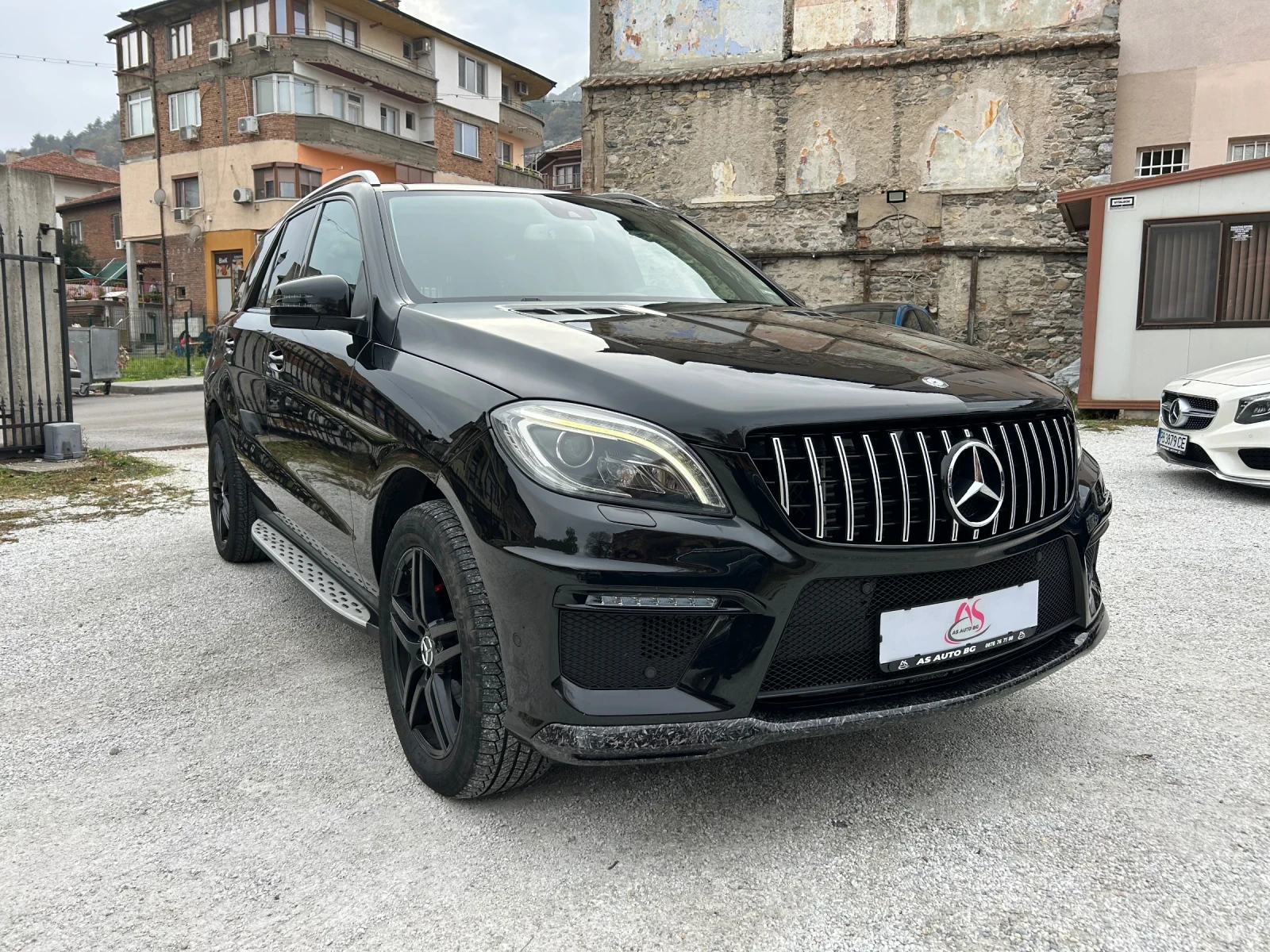 Mercedes-Benz ML 350 AMG 6.3 PACK* 4MATIC* PANORAMA - изображение 3