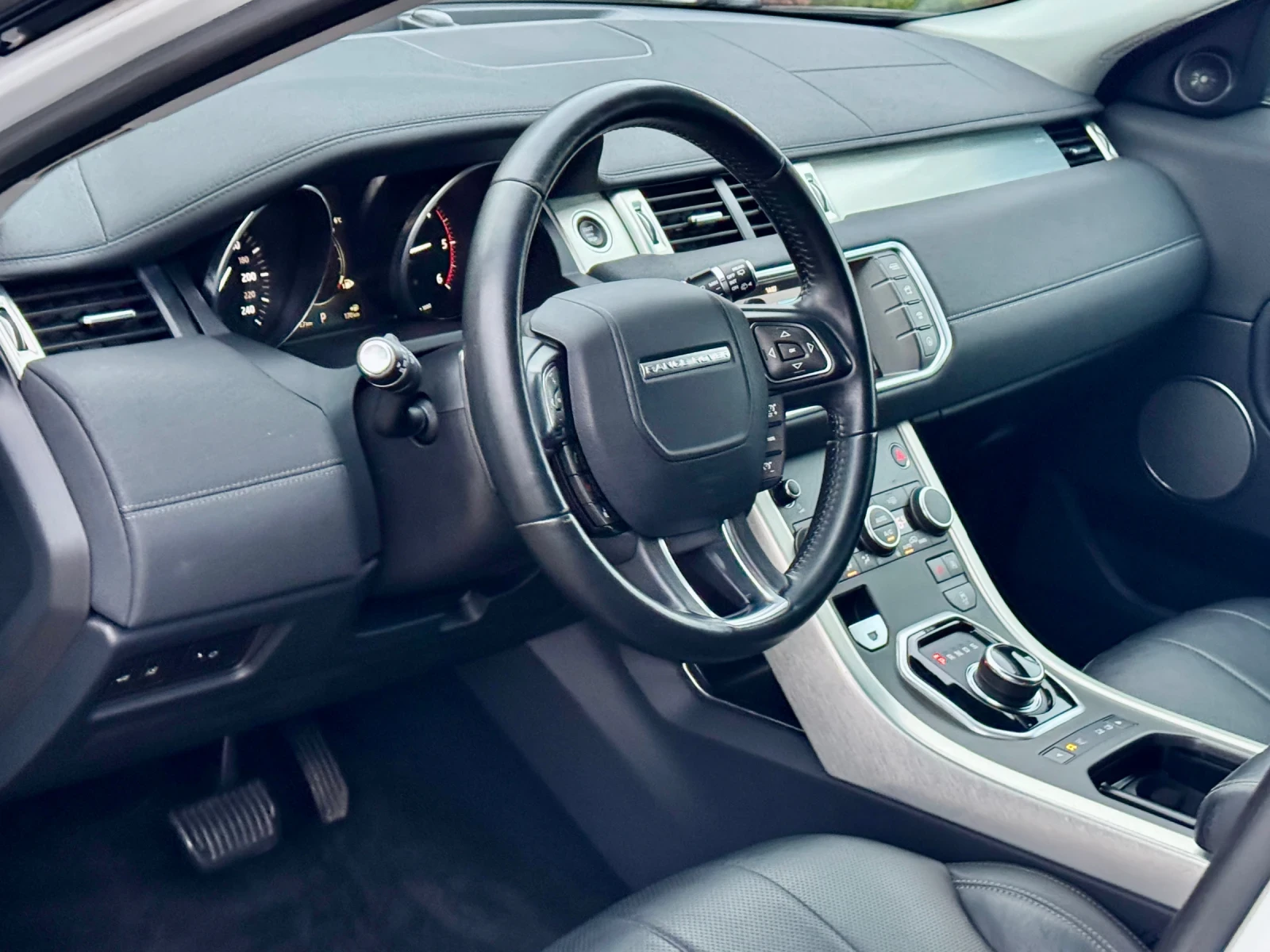 Land Rover Evoque HSE-2.0d-9AT-FACELIFT-ОТЛИЧНА-КАТО/НОВА-139Х.КМ!!! - изображение 9