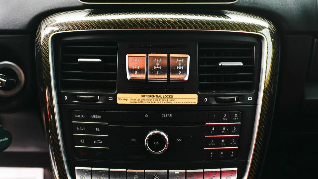 Mercedes-Benz G 63 AMG 4matic * CARFAX * АвтоКредит * (ЦЕНА ДО БГ) - изображение 10