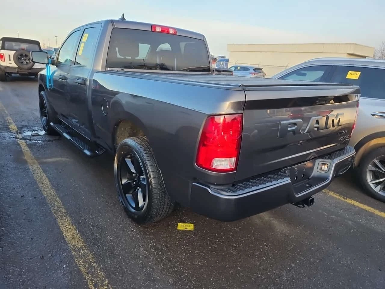 Dodge RAM 1500 * EXPRESS * CARFAX * БЕЗ ПЪРВОНАЧАЛНА ВНОСКА, снимка 4 - Автомобили и джипове - 54027473